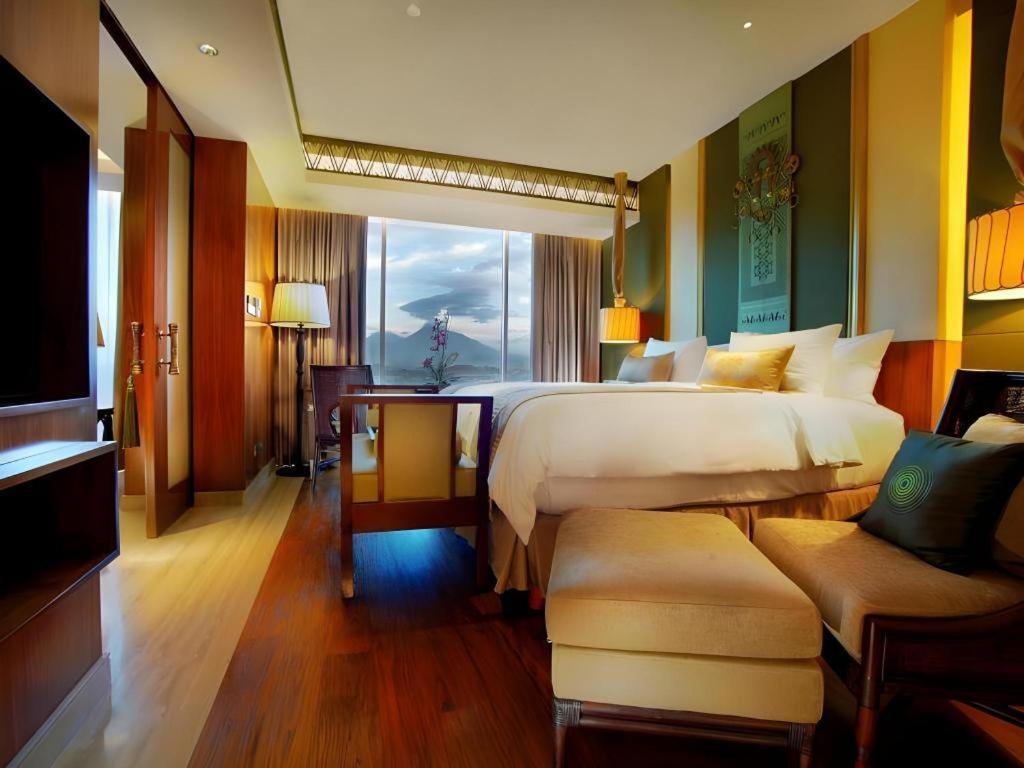 Artotel Suites Bianti Yogyakarta Exterior photo
