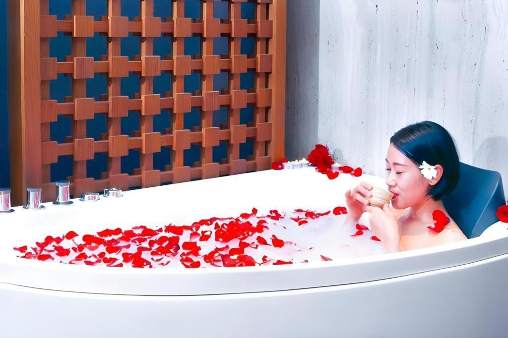 Artotel Suites Bianti Yogyakarta Exterior photo