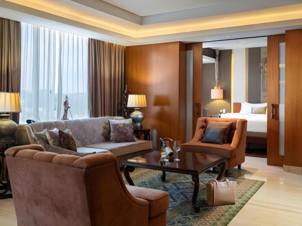 Artotel Suites Bianti Yogyakarta Exterior photo