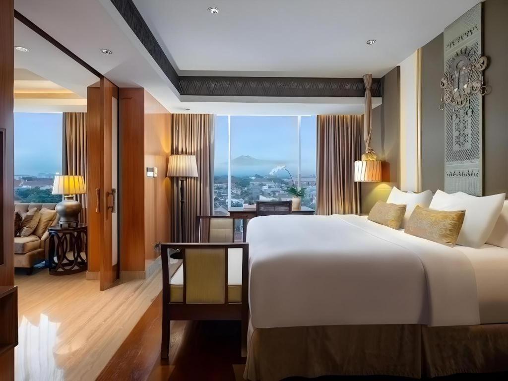 Artotel Suites Bianti Yogyakarta Exterior photo